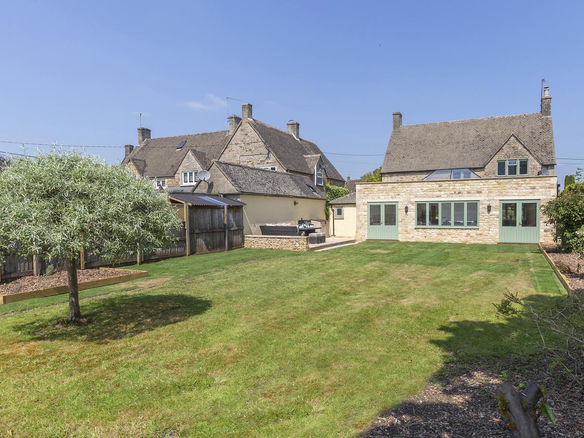 South Winds Villa Bourton-on-the-Water Exterior photo